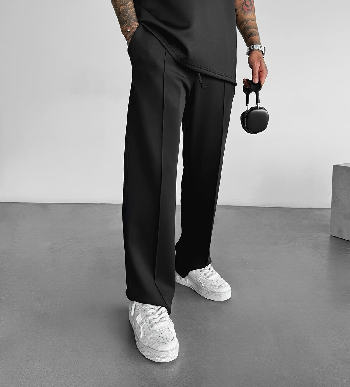 Ellison Pleated Trouser
