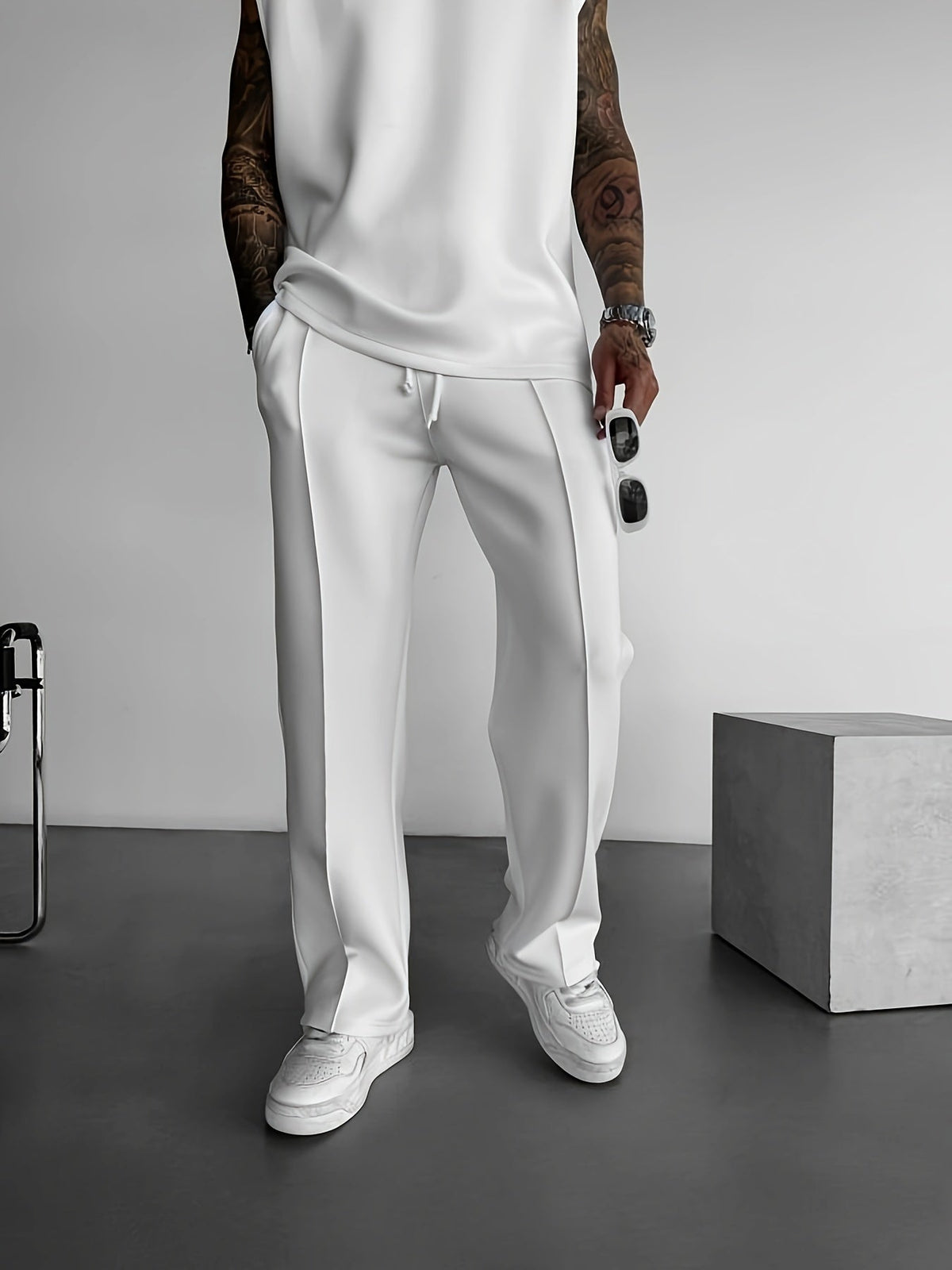 Ellison Pleated Trouser